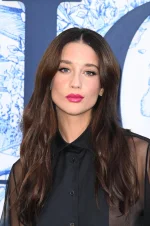 this-womans-beauty-is-underrated-in-this-fandom-maria-v0-6mndfb3npfib1.webp